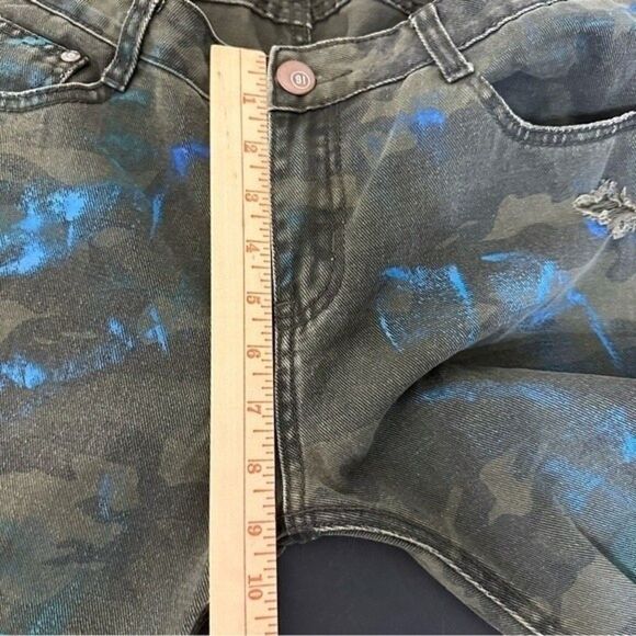 91 COTTON ON THE‎ BOYFRIEND DISTRESSED CAMO PAINT SPLATTER JEANS 8 - Picture 7 of 16